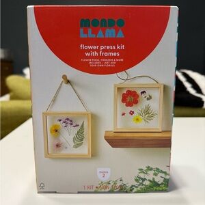 Mondo Llama Flower Press Kit with Frames
